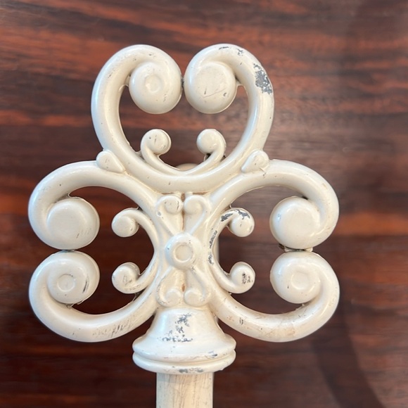 Metal Curtain ‘tie-backs’ or decorative hooks - Picture 7 of 12